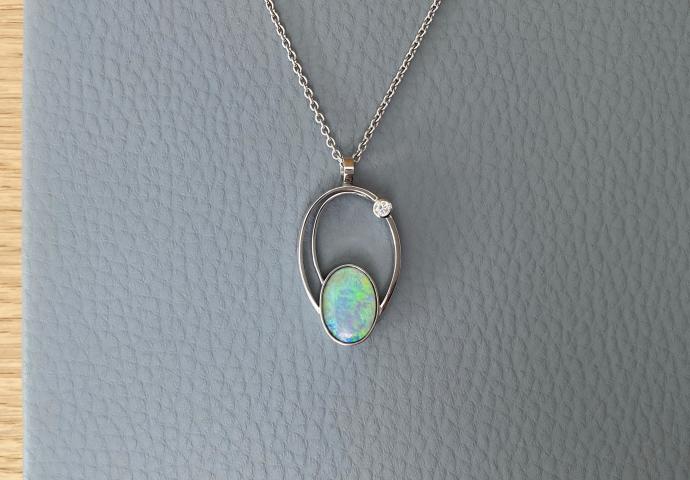 Anhänger "Tausend Töne Blau", Platin, Opal, Brillant, 4.960€